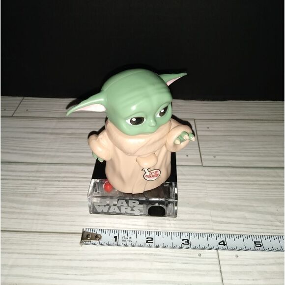 The Mandalorian Star Wars Baby Yoda Grogu Candy Dispenser Talking Electronic - Picture 3 of 9